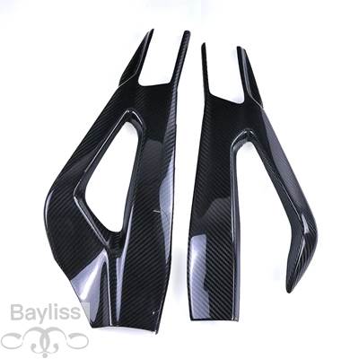 【並行輸入品】 カーボンスイングアームカバー スイングアームプロテクター BMW用バイクアクセサリーs1000rs1000r m1000r m1000rr 2019 - 2022 2024 2023の画像