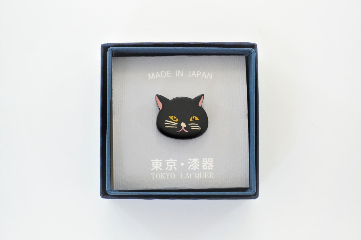 越前 ピンバッジ おしゃれ うるしピンズ 黒猫 日本製 国産 木製 ヒバ