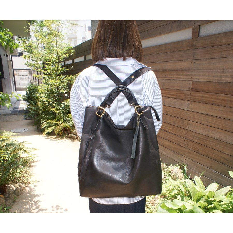 Less／レスデザイン〕-Less タンニンをたっぷり浸透させた厚口の