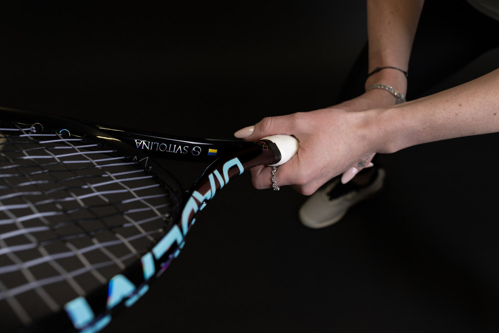 即日出荷』ダイアデム DIADEM 硬式テニスラケット AXIS 100 SVITOLINA