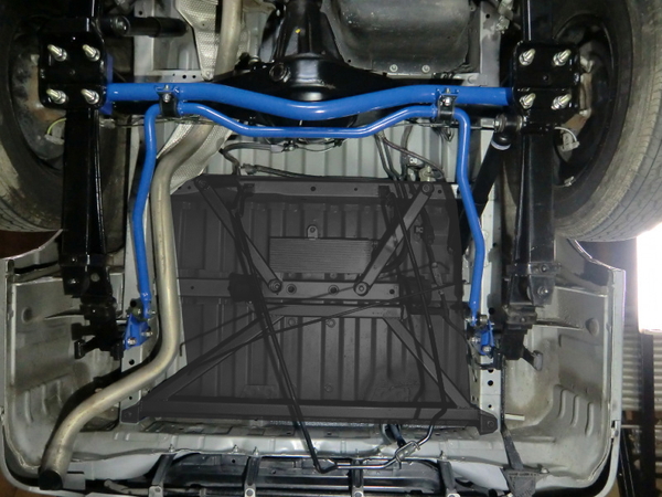 ハイエースワイド　クスコスタビライザーTRH229W用　919 311 B28 ハイエースワイドクスコスタビライザーTRH229W用919 311 B28