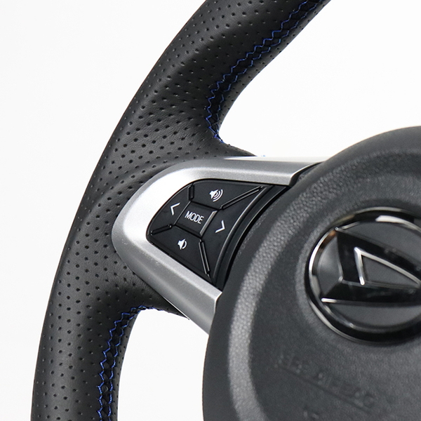 ミラトコット LA550S ステアリングホイール/ハンドル ステアリングスイッチ付 即決！！ ダイハツ ミラトコット LA550S⁄560S 専用 トリコローレ