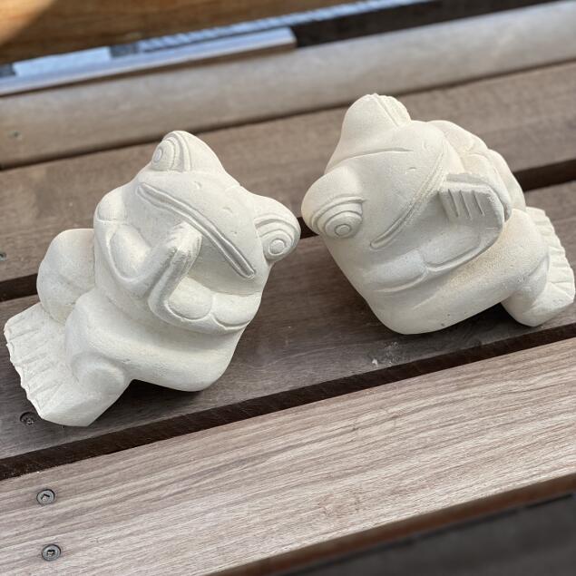石像 お祈りカエル 腰掛け ペア カップル セット かわいい ガーデン