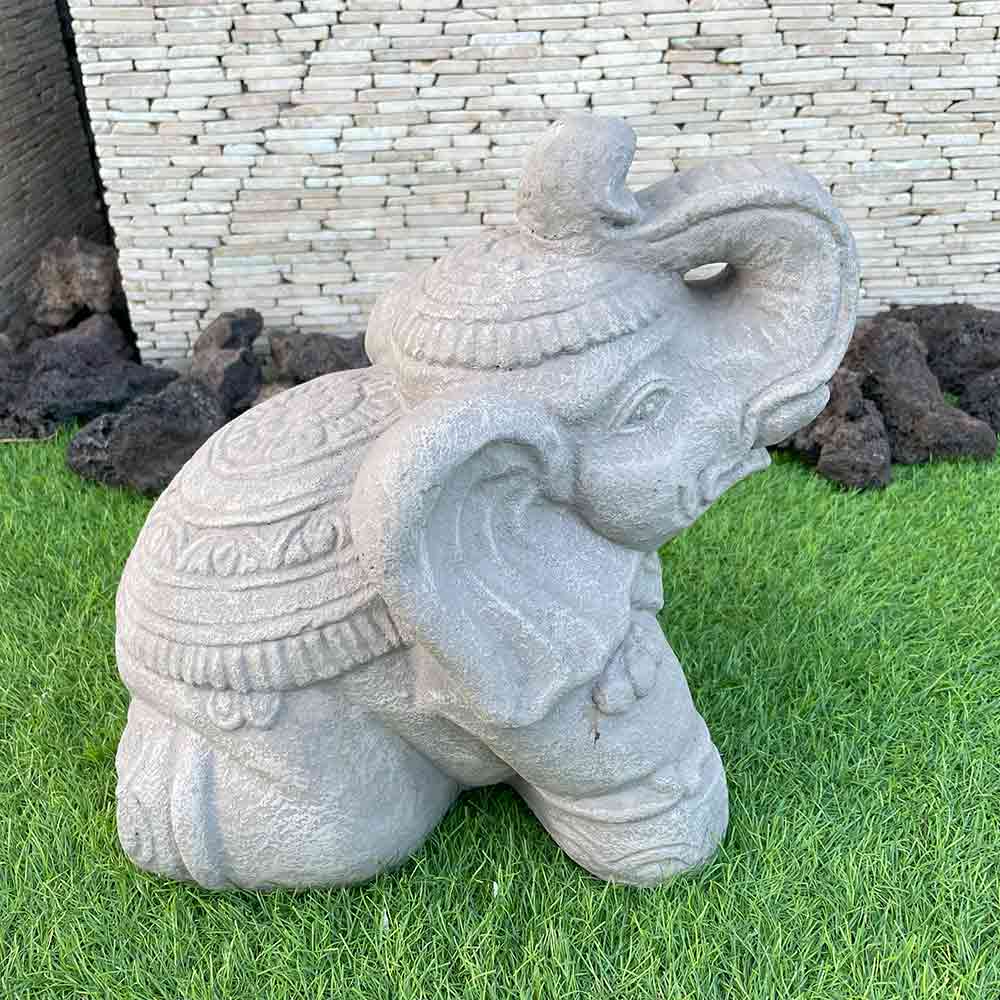 青白い象の置物 花飾り付き2個 青白い象の置物 花飾り付き2個 青白い象の置物 花飾り付き