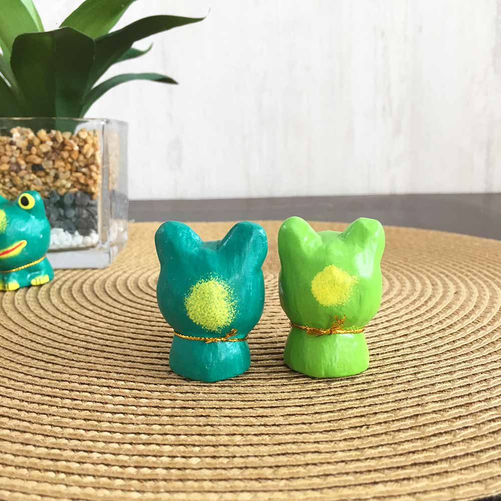 木製 ミニチュア オブジェ バリカエル 置物 2色 緑 グリーン かわいい