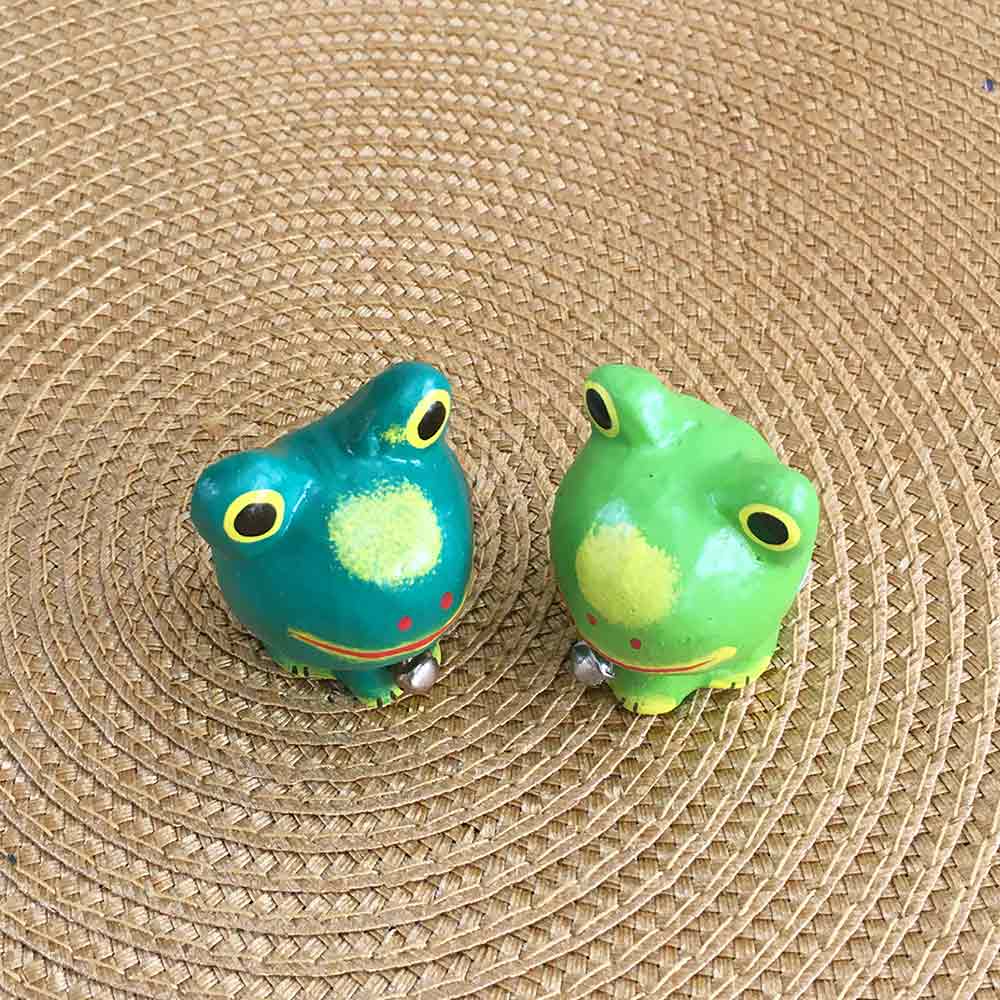 木製 ミニチュア オブジェ バリカエル 置物 2色 緑 グリーン かわいい