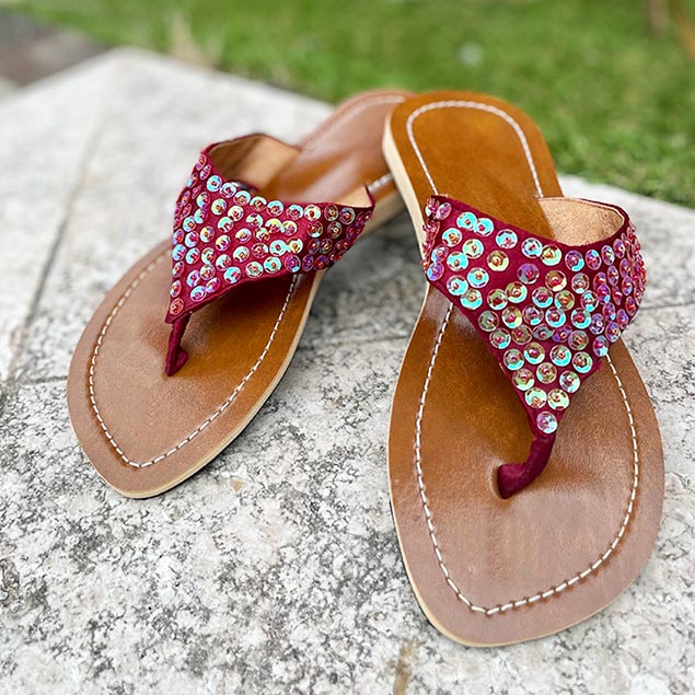 sandal-r.jpg
