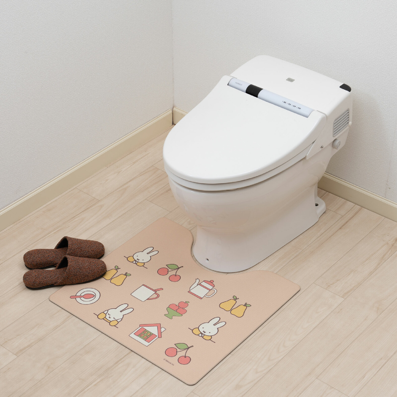 センコー ミッフィー トイレマット 拭ける PVC 約55×60cm 抗菌