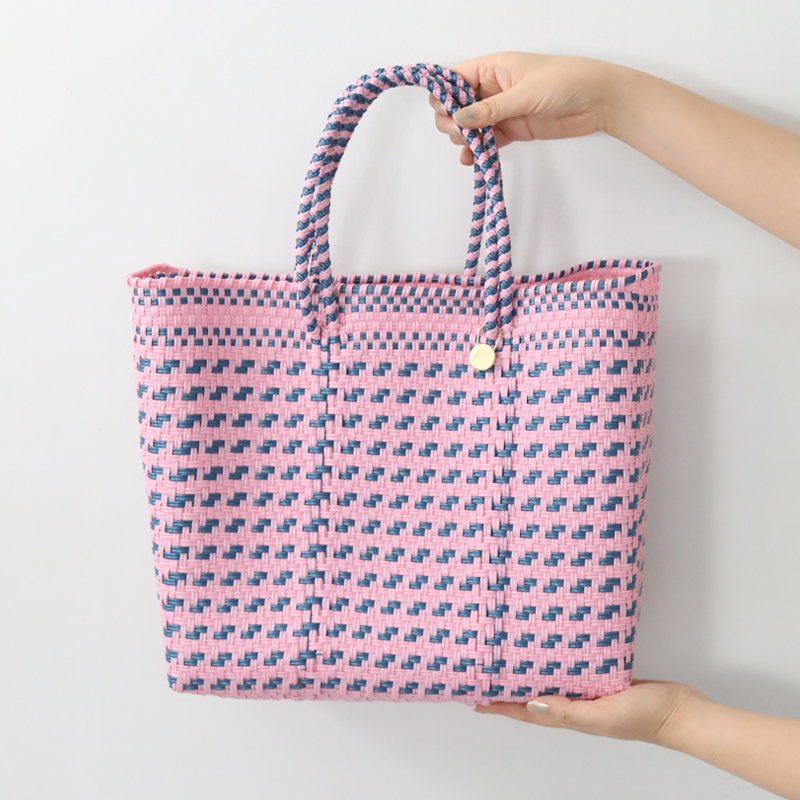 【新品未使用】ファミリア Letra メルカドバッグ ピンク S チェック柄 Letra（レトラ） メルカドバッグ ハウンズトゥース マルチカラー