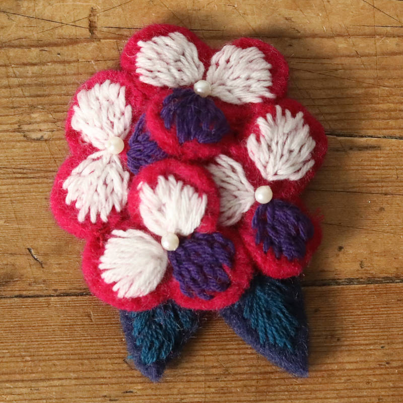 羊毛フェルトブローチ★ハンドメイド★刺繍★ビーズ★ 満開の紫陽花 完売】 2025年最新】羊毛フェルトブローチ紫陽花の人気アイテム