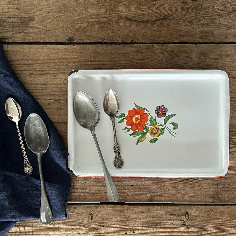 ブロカント ハンガリー 琺瑯トレイ 白 B 蚤の市 アンティーク