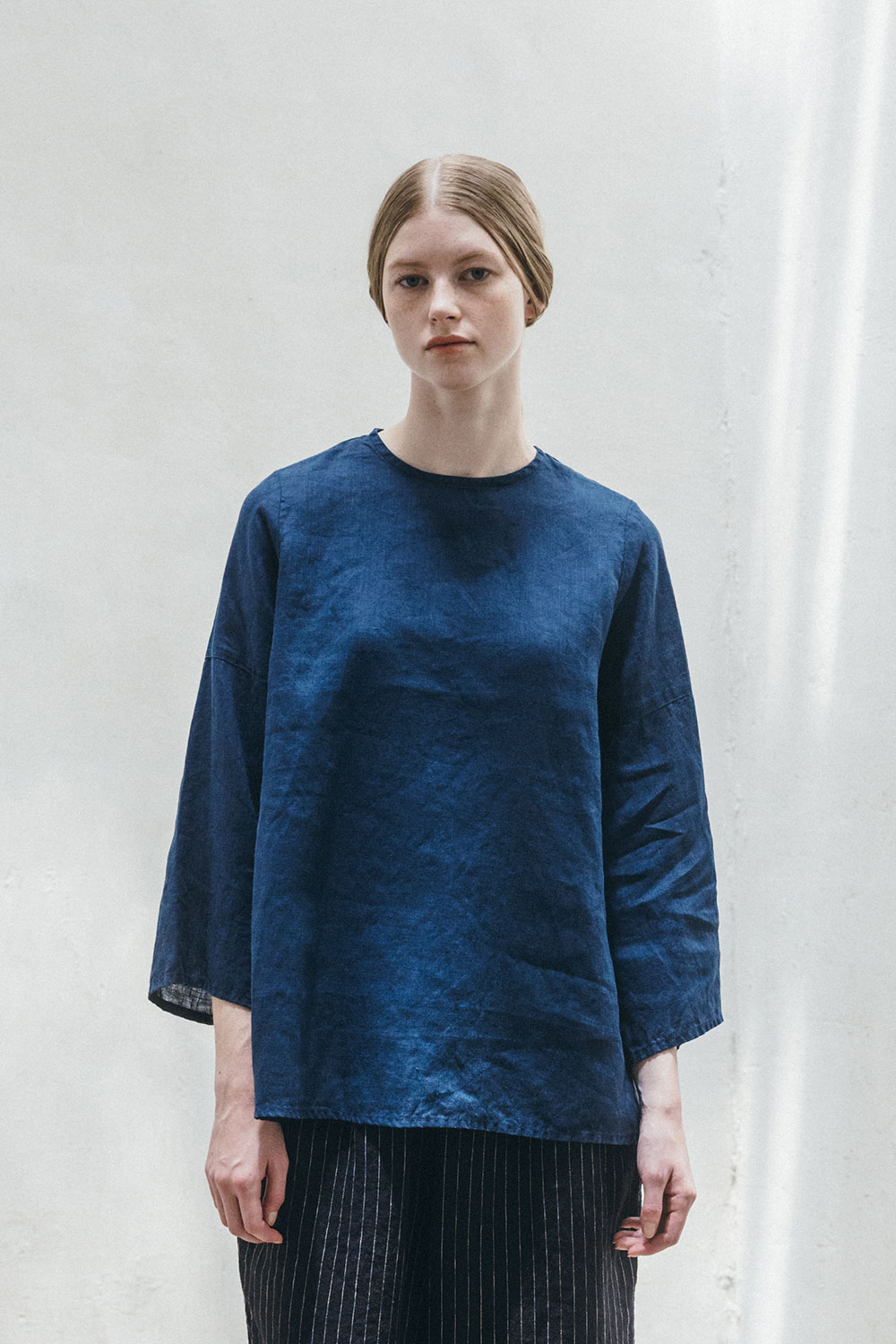 fog linen work フォグリネンワーク ベラ トップ ヴェールビュイ ブラウス プルオーバー 長袖  aライン 無地 2025 秋 fog linen work フォグリネンワーク ベラ トップ ブルーニュイ