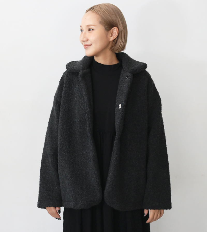 UNIVERSAL TISSU（ユニヴァーサルティシュ） ボア ステンカラー