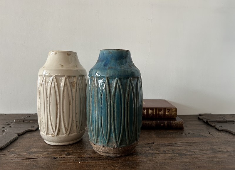 ターコイズ色の陶器製花瓶 a 花瓶 ターコイズブルー 一輪挿し・花瓶・花器 mayumi 通販 9319606