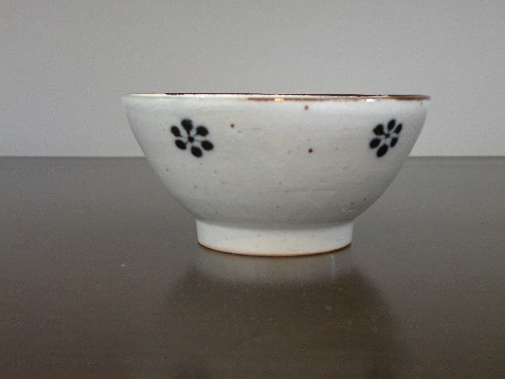 砥部焼　　茶碗　小　小梅文　なずな文　蝶文　菊文　菱文　古砥部　陶彩窯　焼き物　陶器 |  | 01