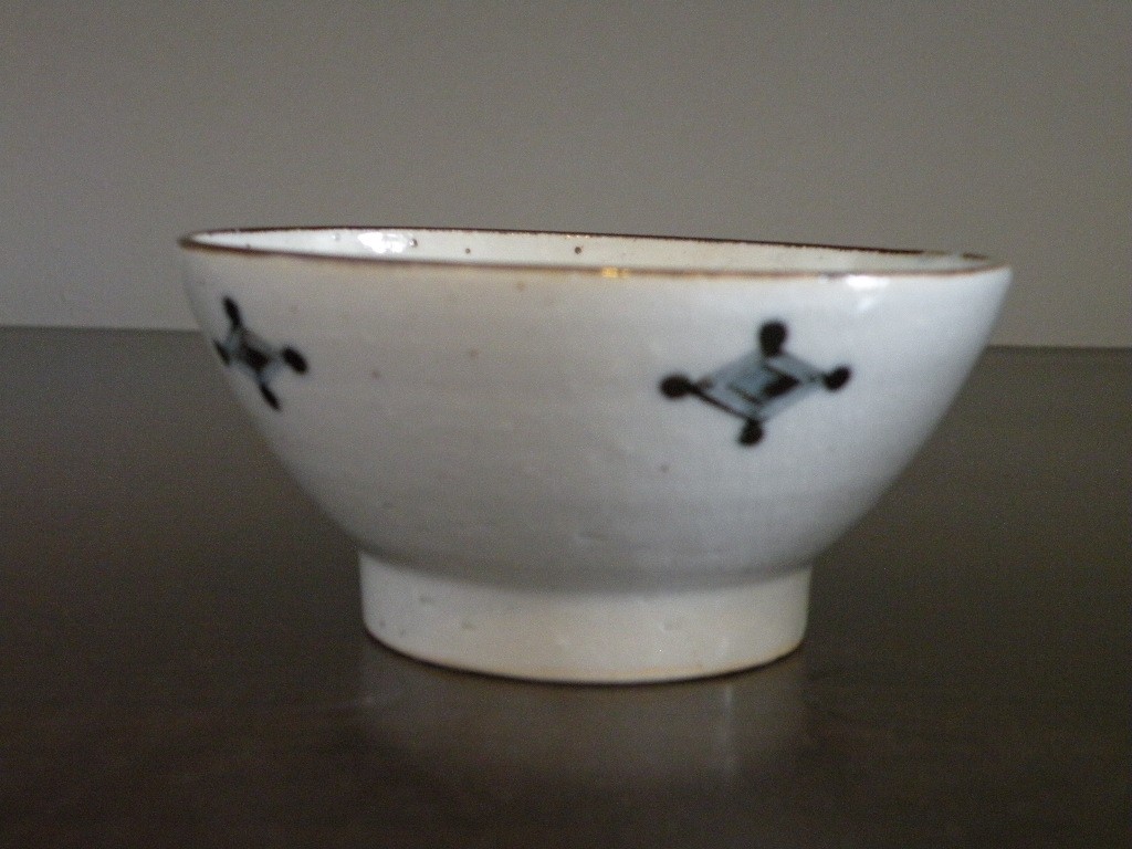 砥部焼　　茶碗　小　小梅文　なずな文　蝶文　菊文　菱文　古砥部　陶彩窯　焼き物　陶器 |  | 05