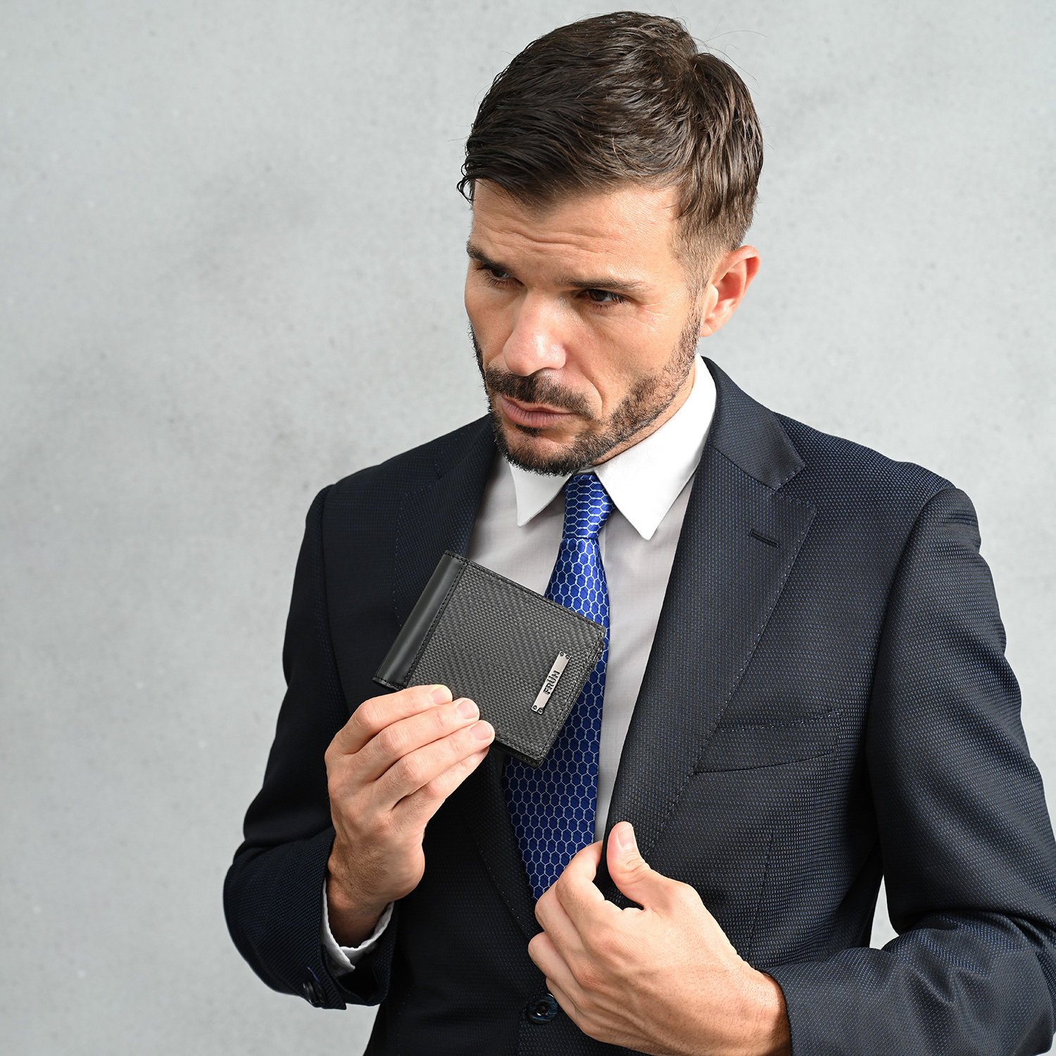 FRUH（フリュー）西陣織 カーボン＆コードバン 財布 2つ折り GL048‐二