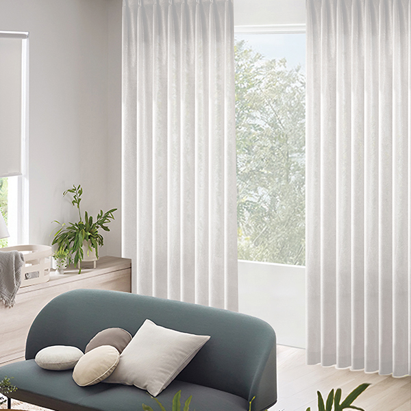 カーテンくれない BONUS STORE｜1/30〜2/1 23:59 きらめくレース