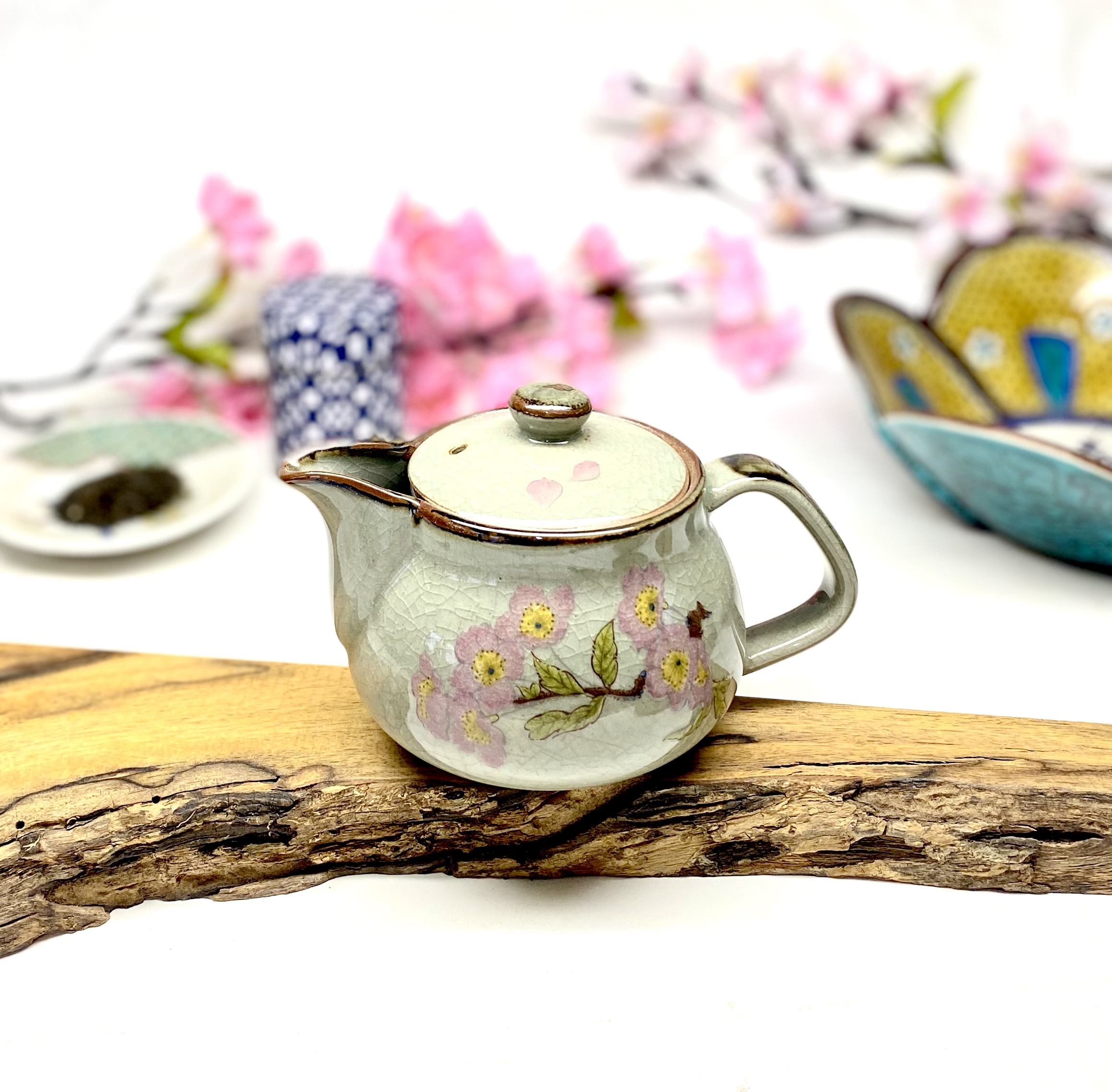 送料無料　明治～大正期九谷焼　仙人図急須　★希少品★　煎茶道具 送料無料 明治～大正期九谷焼 仙人図急須 ☆希少品☆ 煎茶道具 送料