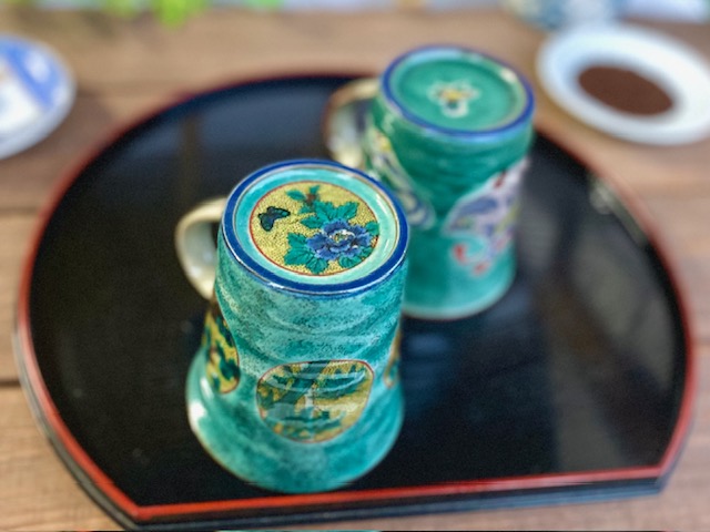 九谷焼 高級 陶磁器 ペアマグカップ がく紫陽花ピンク＋ブルー＆青粒＋