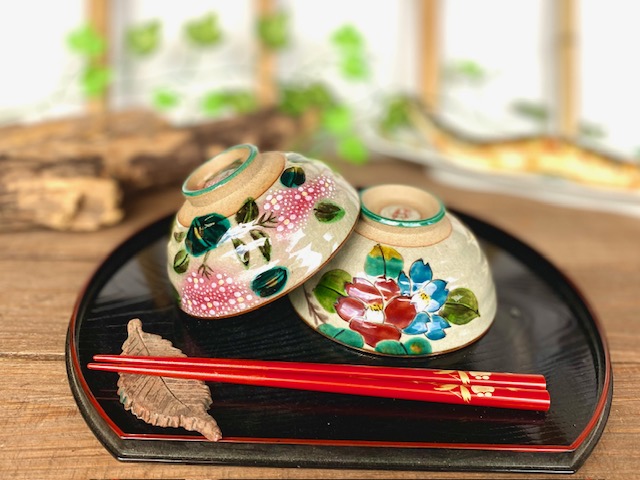 九谷焼 飯碗 磁器 宝尽くし 中裏絵 (Kutani rice bowl)ご飯茶碗