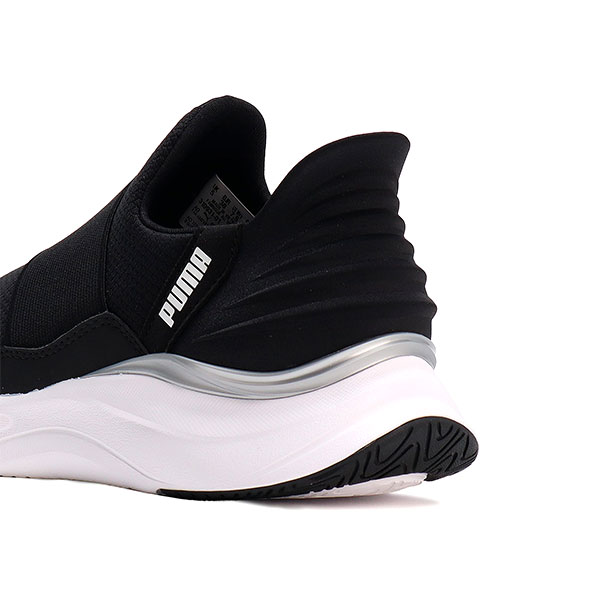 PUMA プーマ スリッポン レディース スニーカー 黒 ブラック 白 PUMA プーマ スリッポン レディース スニーカー 黒 ブラック 白