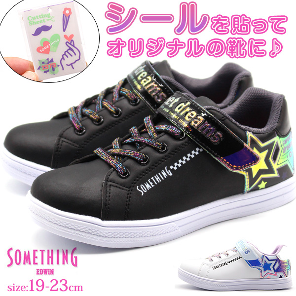 SOMETHING スニーカー キッズ ジュニア 子供 靴 黒 ブラック 白