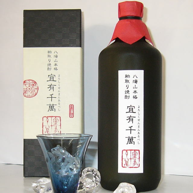 焼酎 八海山 宜有千萬 720ｍｌ（40％）八海山の清酒粕で醸した本格