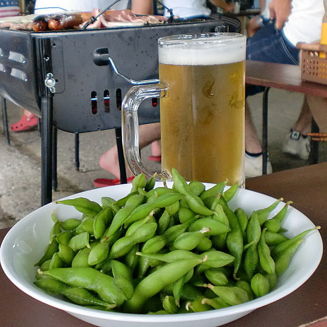 当地農家の取り立ての茶豆