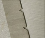 刃に施されたV字カットが草をホールド