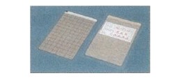 裏面にシールを貼る