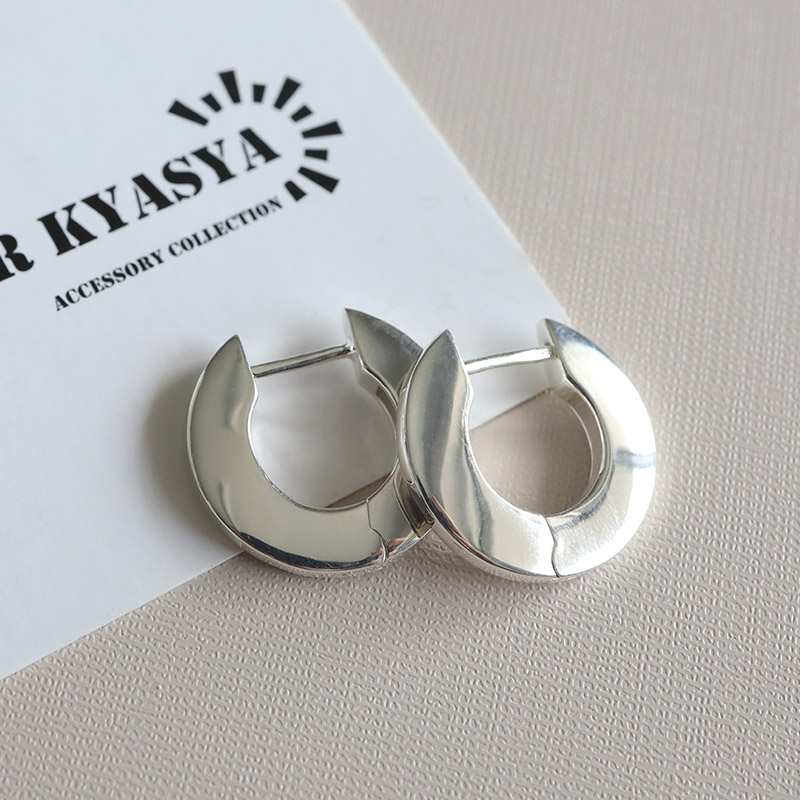 複数買いで最大300円OFFクーポン／シルバー925 サークルピアス フープ