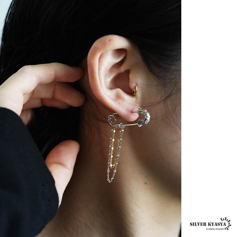 複数買いで最大300円OFFクーポン／シルバー925 安全ピンピアス 唐草