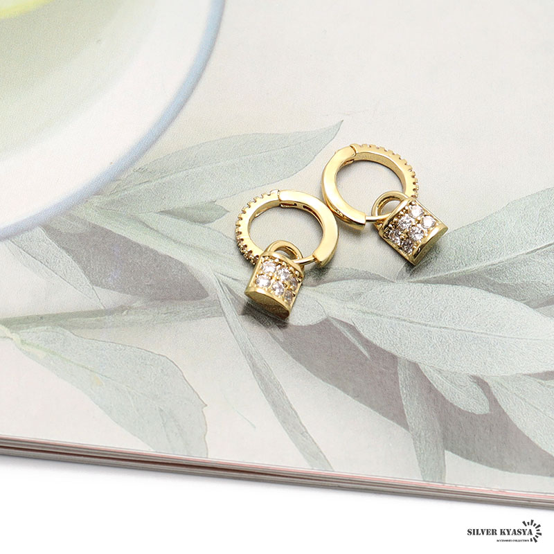 「ノノカ」南京錠チャーム フープピアス シルバー925 片耳用 2個で10％OFF 3個で20％OFFクーポン／両耳用 フープピアス チャーム
