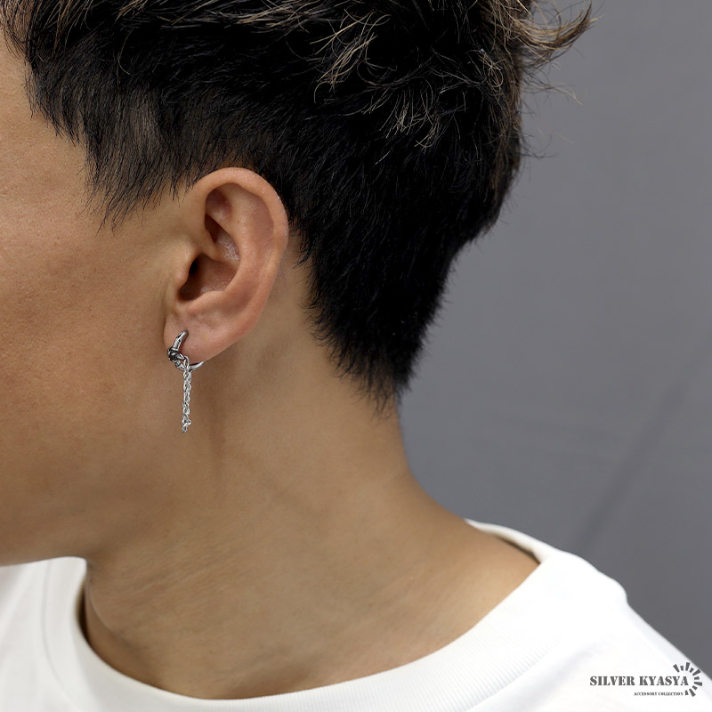 キャピタルKAPITAL　片耳ピアス ステンレス素材 オニキス付き フープピアス チェーンピアス