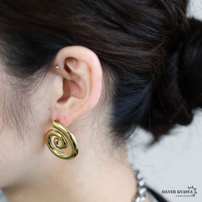 【10/31まで】シングルスカルピアス　18金製　金無垢　K18 日本製　作家物 K18金ピアス10mm&6mm
