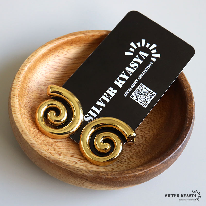 複数買いで最大300円OFFクーポン／ステンレス 大ぶりピアス 渦巻ピアス