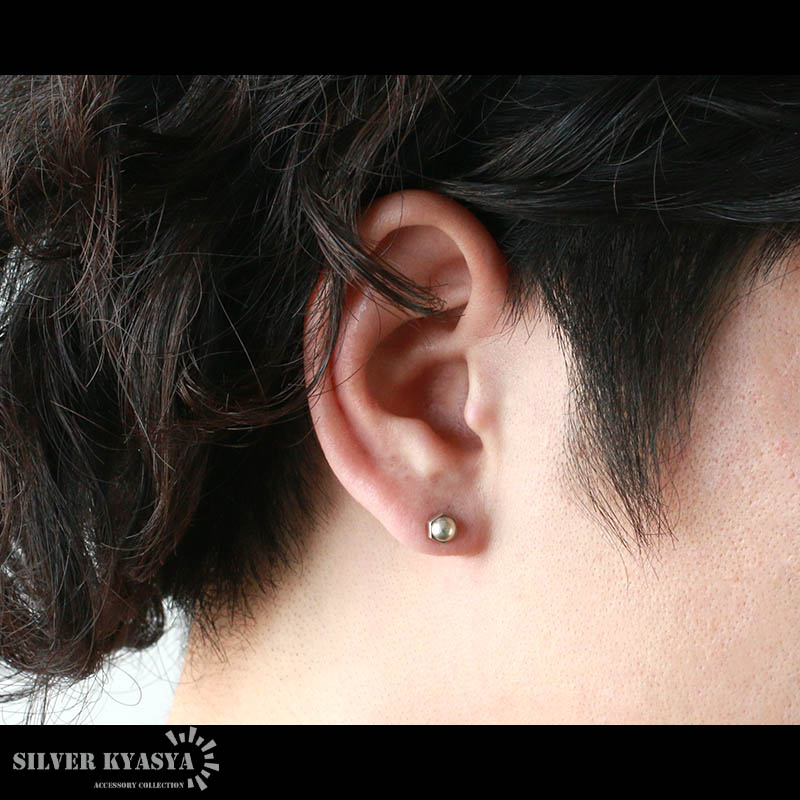 BAQLESS スタッドピアス ケース付きpolyhedron silver BAQLESS スタッドピアス ケース付きpolyhedron silver