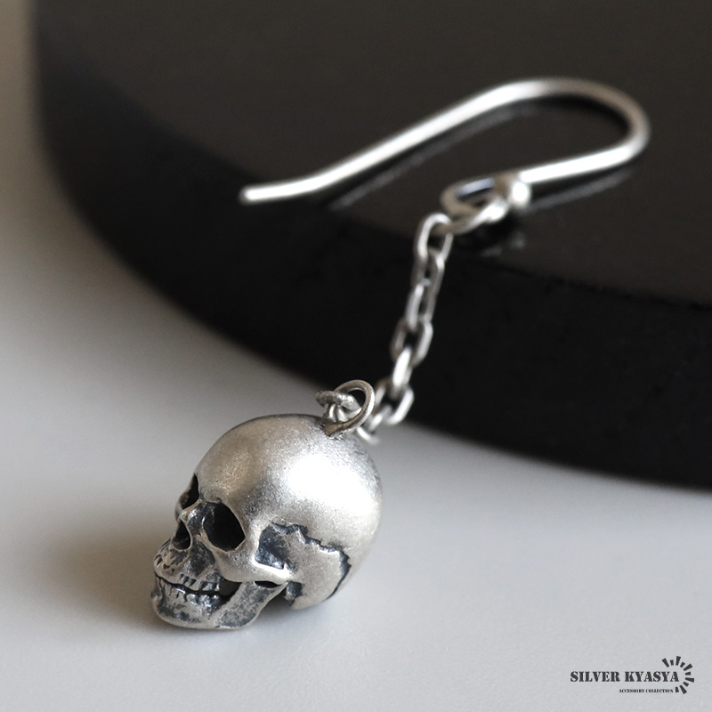 シルバー925 スカルピアス 揺れる ドロップピアス フックピアス パンク