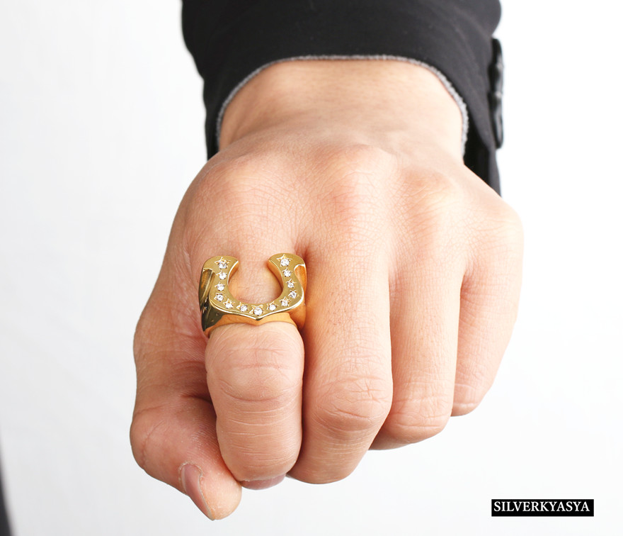 ステンレス素材 ゴールド スターホースシューリング 星 馬の蹄鉄