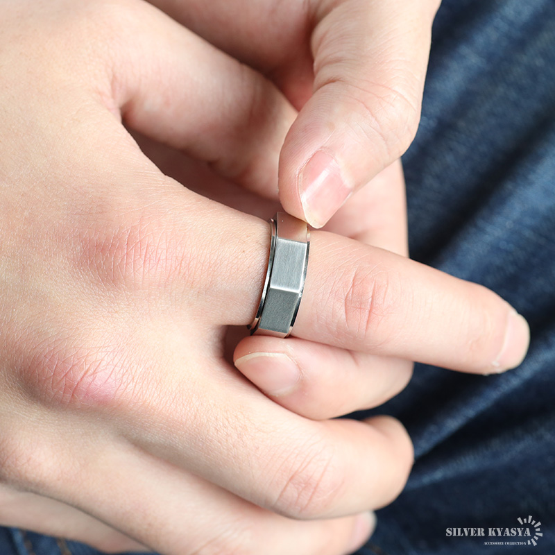 ステンレス 回る ギミックリング ナットをイメージしたリング シルバー