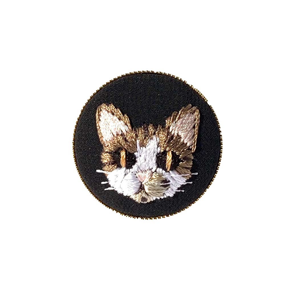 帯留め 犬 猫 手刺し 刺繍 ニードルワーク ドッグ キャット 赤 黒 :od00 10003:名古屋帯と半幅帯 西陣 京洛らく