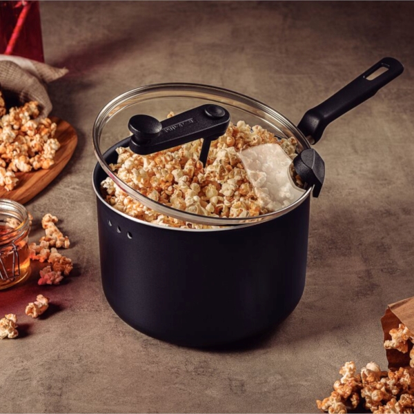 耐熱ハンドル付きで安全に扱え、さらに食洗機対応で後片付けもラクラク