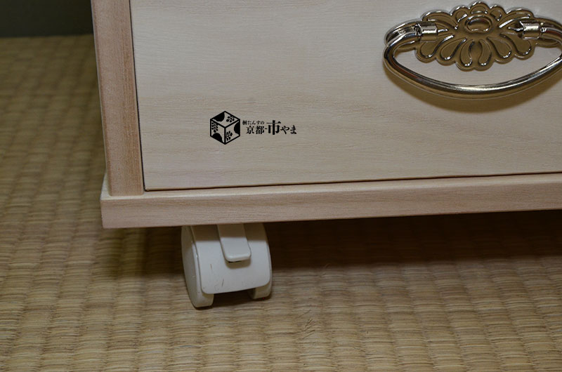 シルバー取っ手 桐たんす 桐 押入 収納 桐箪笥 たとう紙サイズ幅100ｃｍ高さ70ｃｍ 5段  桐タンス チェスト 押入 収納  ストッパーキャスター付 京都市やま 爆買_4