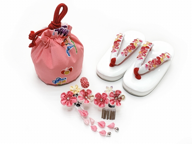 京都室町st. 七五三着物 3歳 女の子 正絹 絞り 金駒刺繍 被布