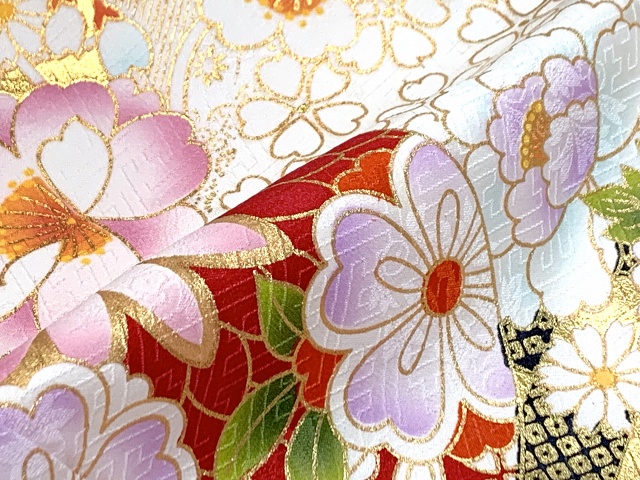 京都室町st. 七五三 着物 7歳 フルセット 正絹 京友禅 刺繍入り 絵羽付け 四つ身の着物と結び帯 コーディネートセット「白地(裾赤)、花鞠と菊」HYS226f22369RR  子ども服