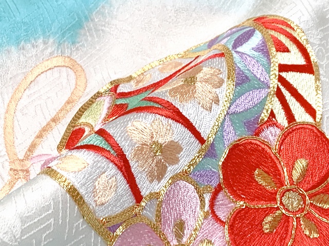 SALE／59%OFF】 京都室町st.七五三 7歳 女の子 正絹 総刺繍 着物セット 四つ身の着物と結び帯 絵羽付け 日本製 本絞り  フルセット「水色、鈴」HYS243ut32LL 子ども服