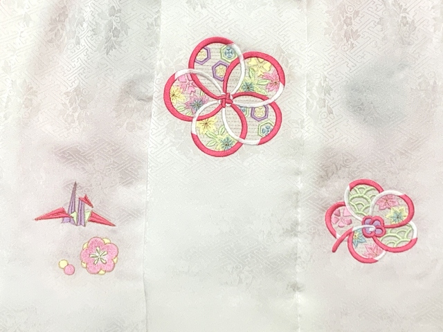 京都室町st. 七五三着物 3歳 女の子 正絹 本絞り 刺繍柄の被布コートと