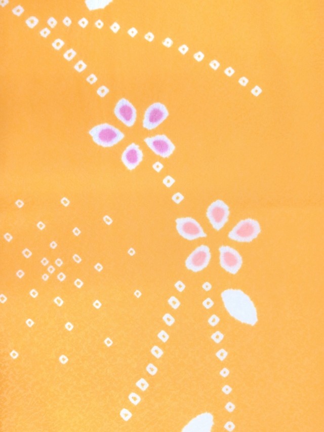 七五三 着物 7歳 正絹 女の子 本絞り 刺繍入り 絵羽柄の子供着物「黄色