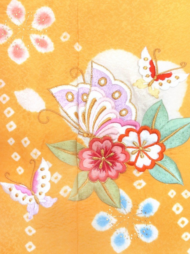 七五三 着物 7歳 正絹 女の子 本絞り 刺繍入り 絵羽柄の子供着物「黄色